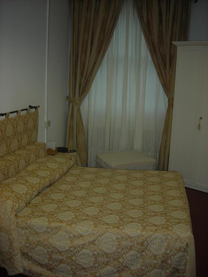 Hotel Agli Artisti Venetië Buitenkant foto